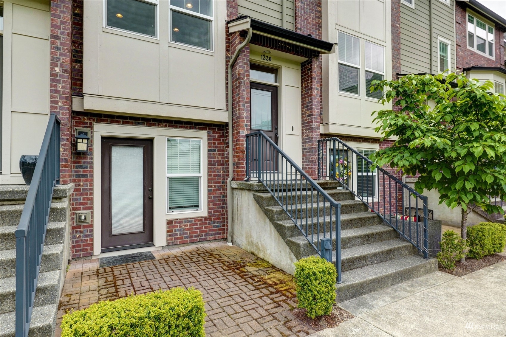Property Photo: 1330 Greenwich Walk NE WA 98029
