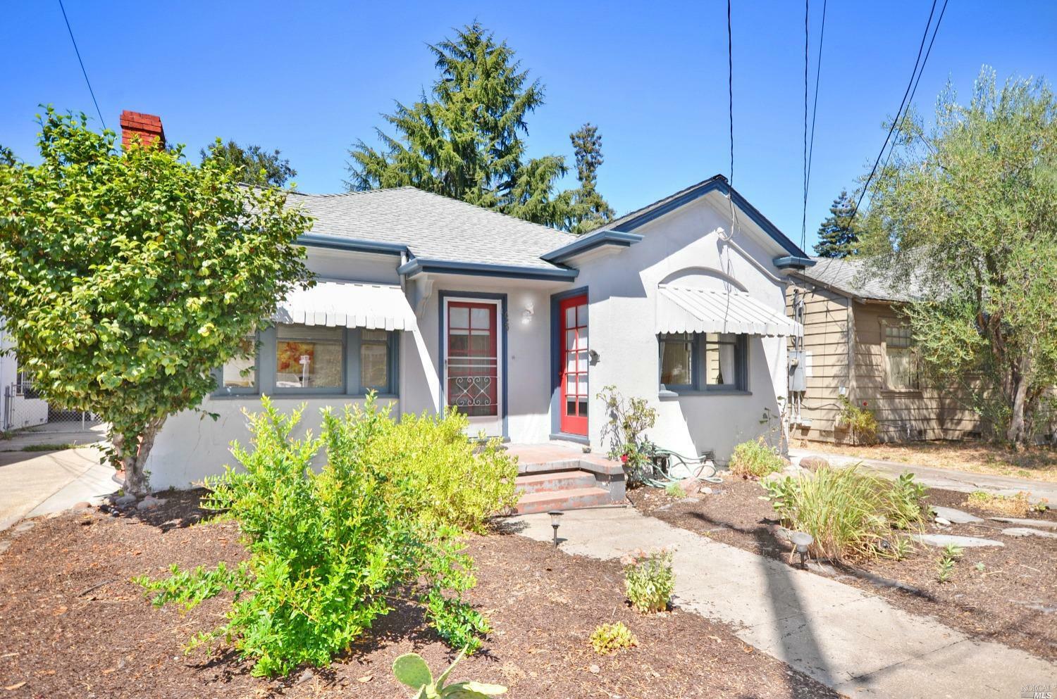 Property Photo:  629 Charles Street  CA 95404 