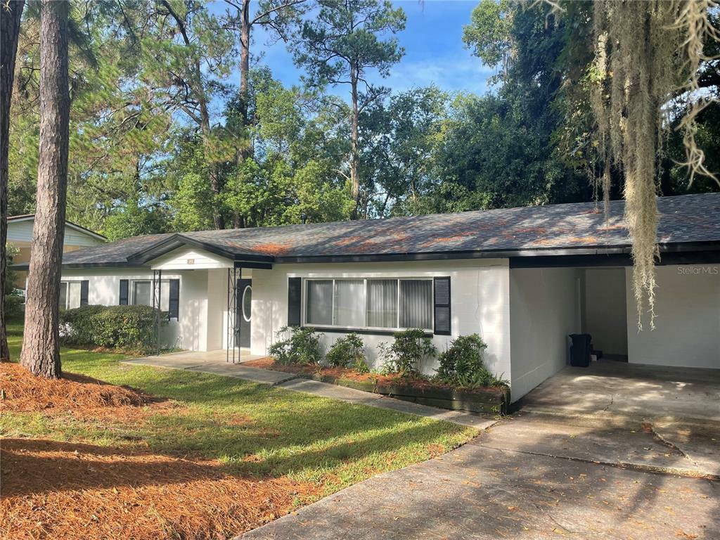 Property Photo:  112 NW 29th Street  FL 32607 