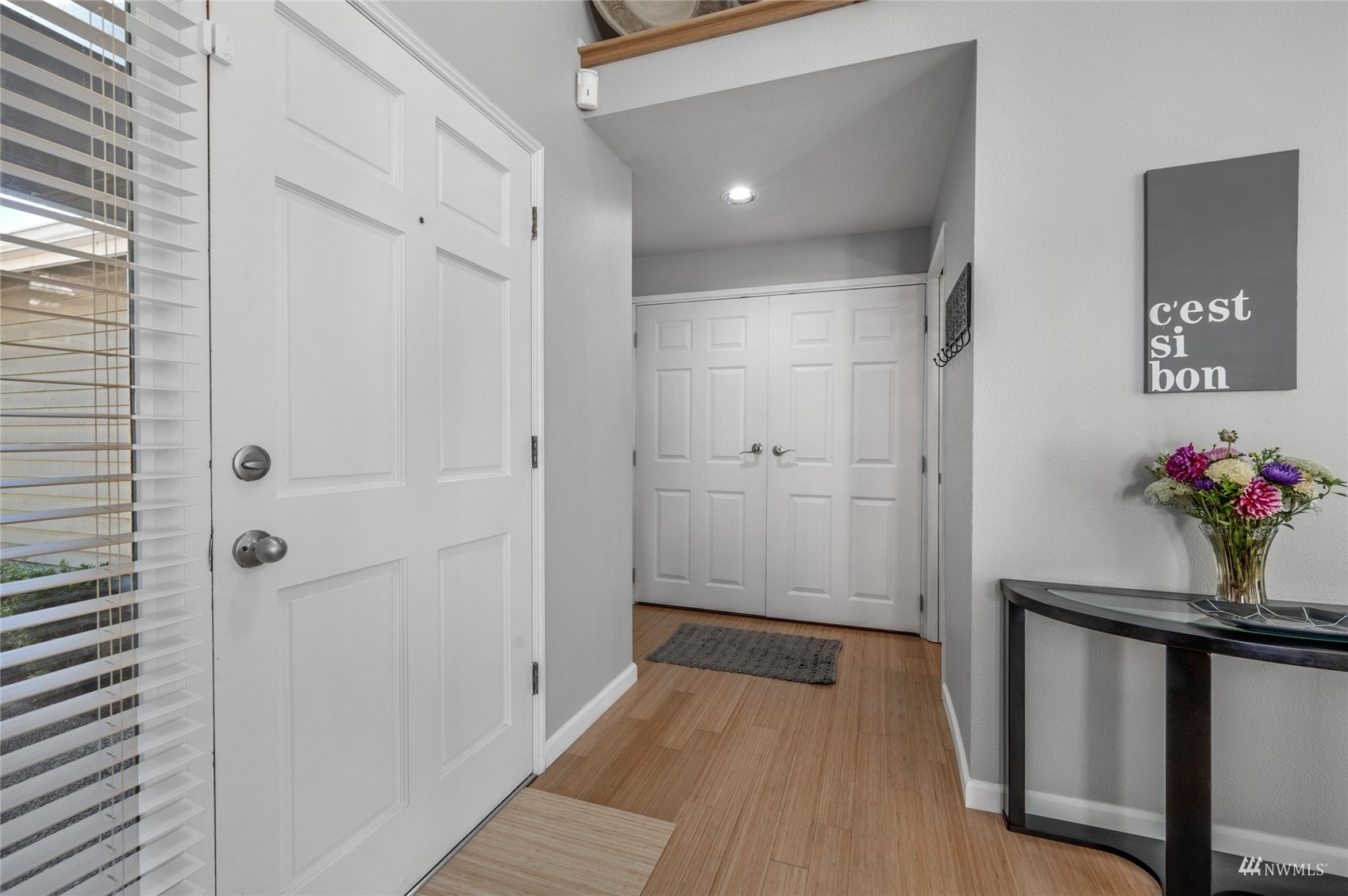 Property Photo: 24305 SE 41st Place 12 WA 98029