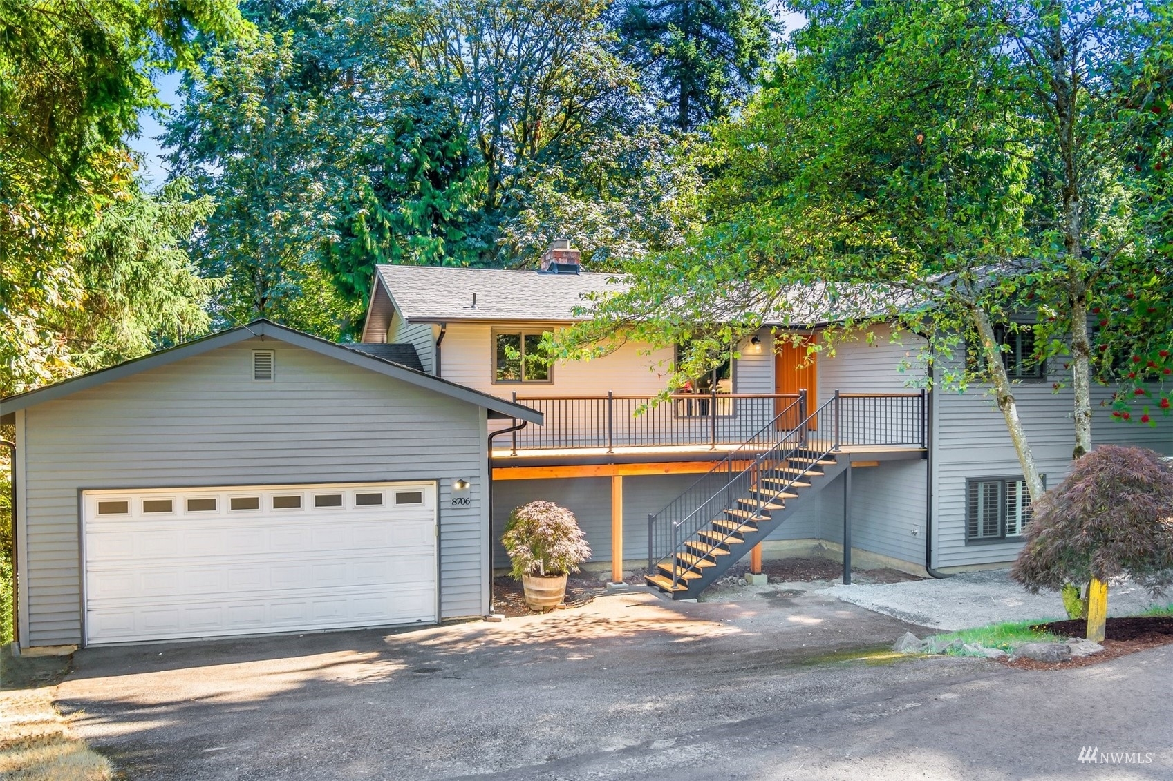 Property Photo:  8706 Main Street  WA 98026 