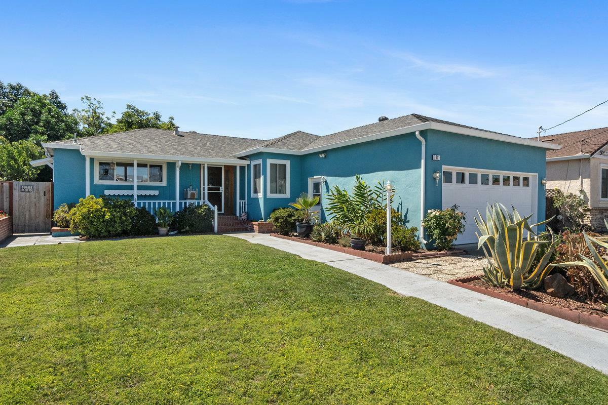 Property Photo:  1011 Castle Street  CA 94578 