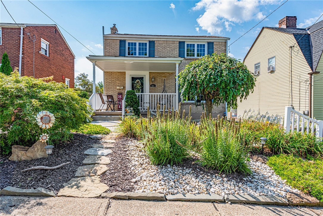Property Photo: 561 Helena St PA 15035