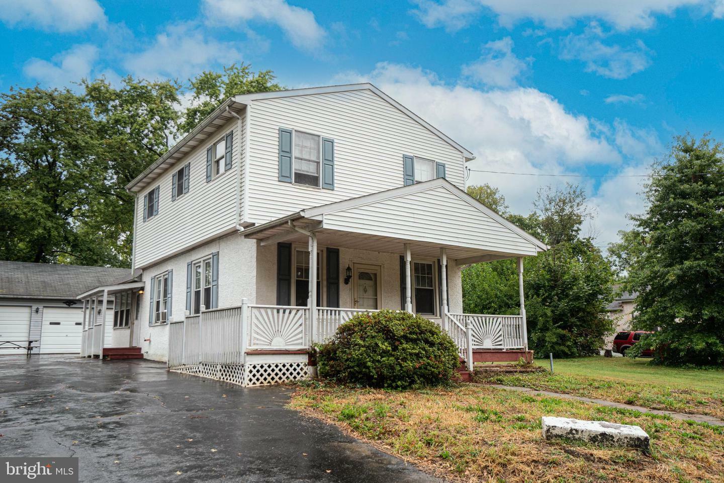 Property Photo:  1079 Riverside Drive  PA 19465 