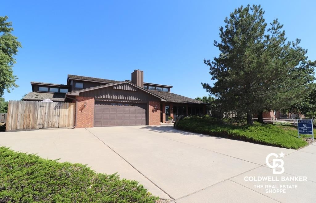 Property Photo: 1911 Harding Avenue KS 67846