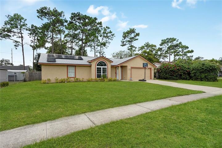 Property Photo: 1347 Comerwood Drive FL 32738