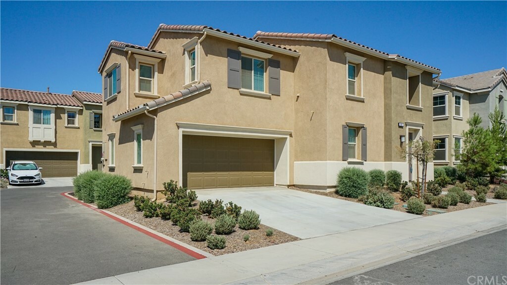 Property Photo:  881 Bluebell Way  CA 92223 