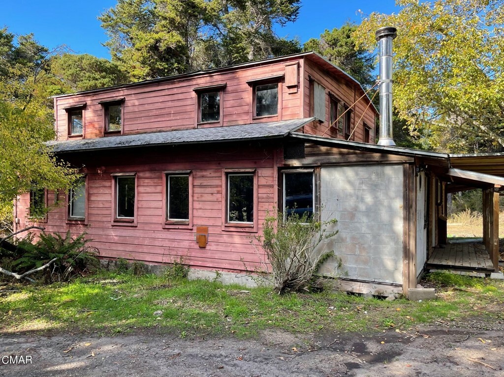 Property Photo:  44200 Fern Creek Road  CA 95420 