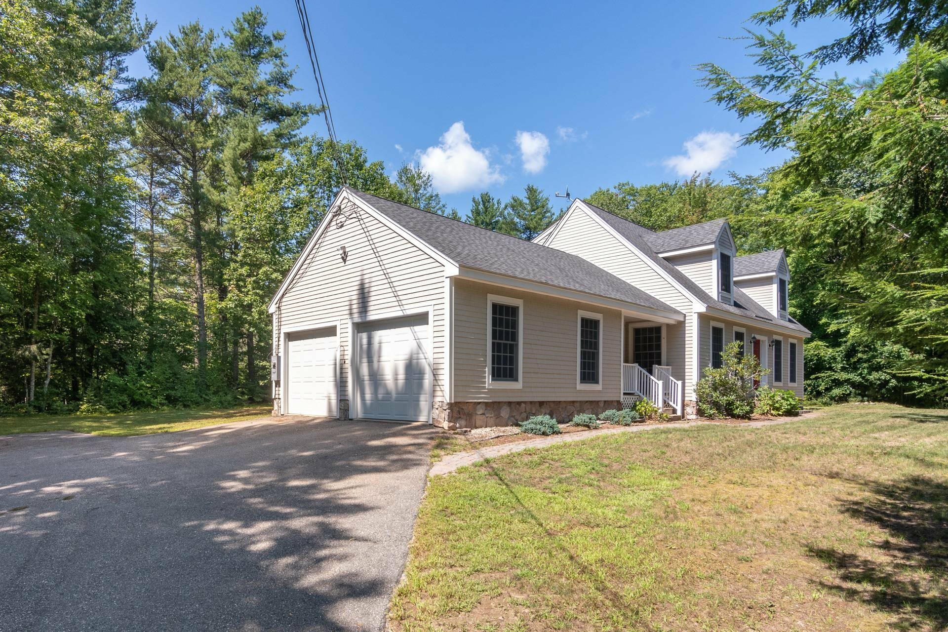 Property Photo:  77 Washington Drive  NH 03830 