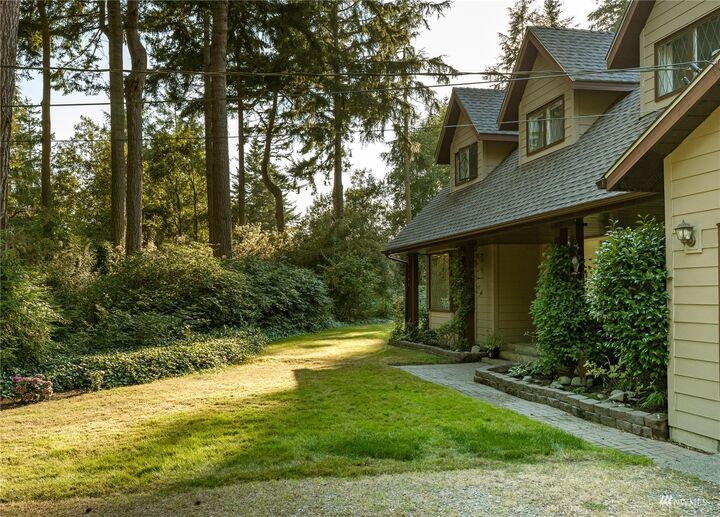 Property Photo:  1715 Brideck Lane  WA 98277 