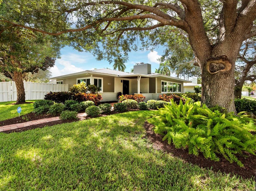 Property Photo: 140 S Blvd Of The Presidents FL 34236