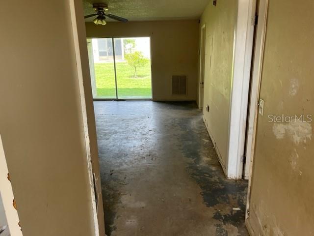 Property Photo:  900 Avenue Z SE D2  FL 33880 