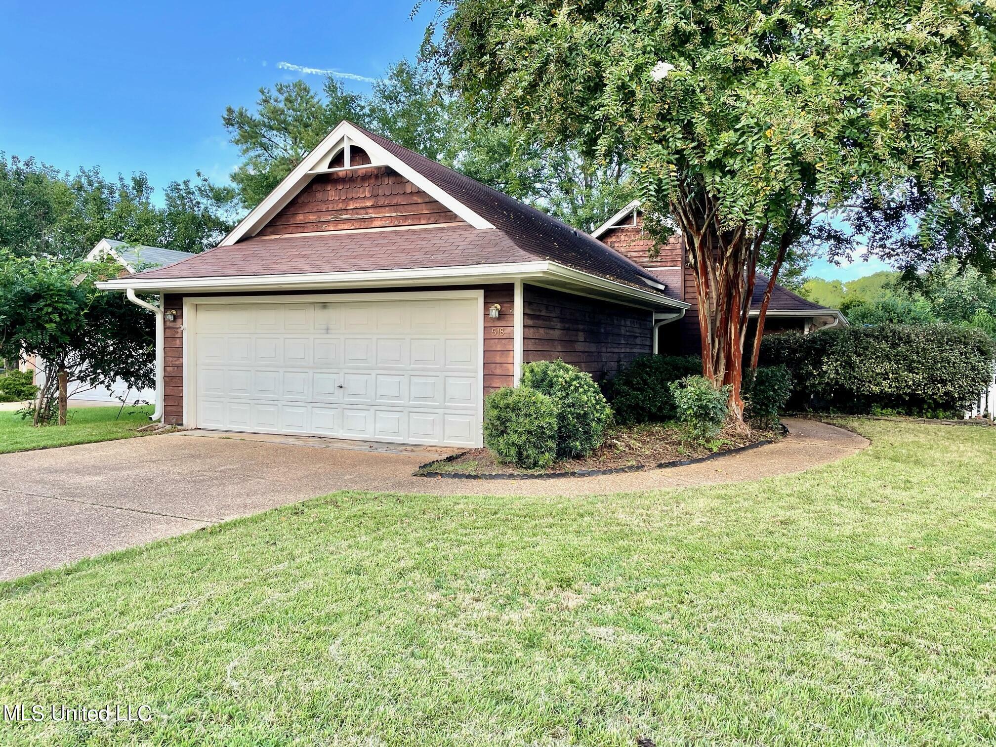 Property Photo:  518 Bedford Circle  MS 39110 