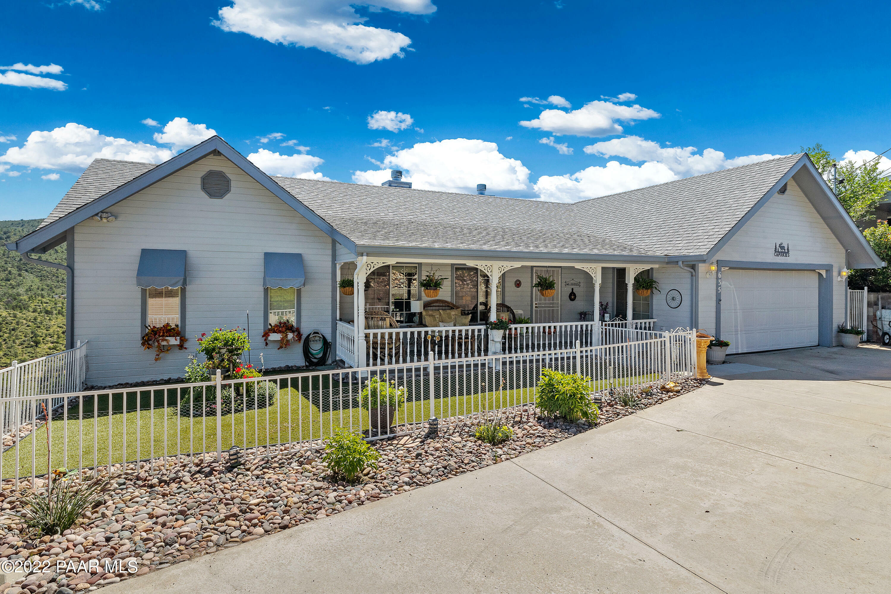 Property Photo: 635 W Robinson Drive AZ 86303