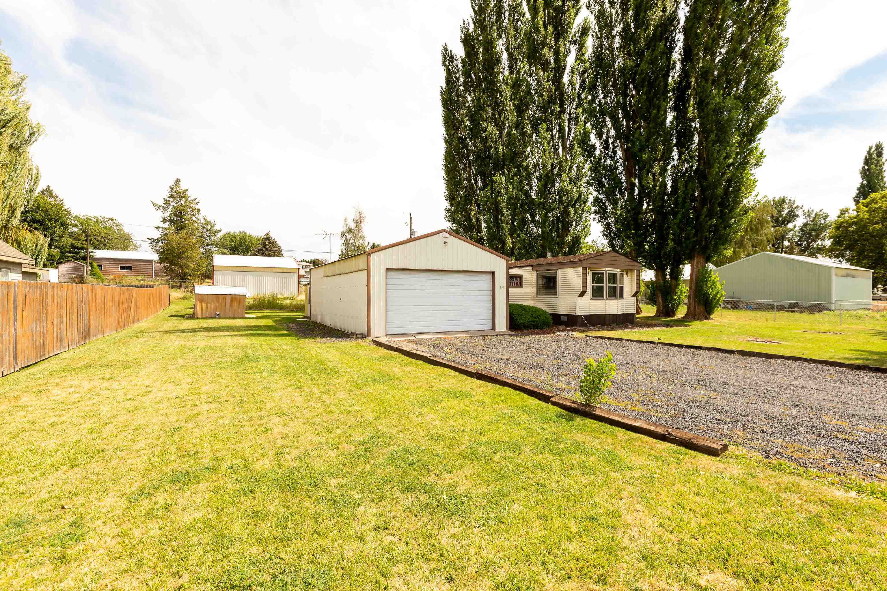 Property Photo:  130 N Ash St  WA 99031 