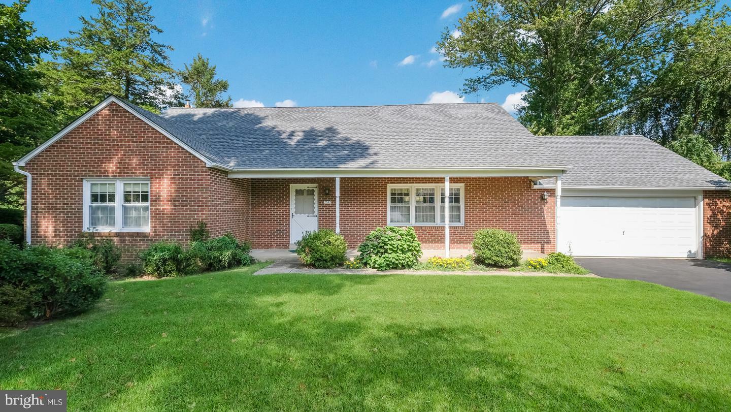 Property Photo:  2552 Damian Drive  PA 19040 