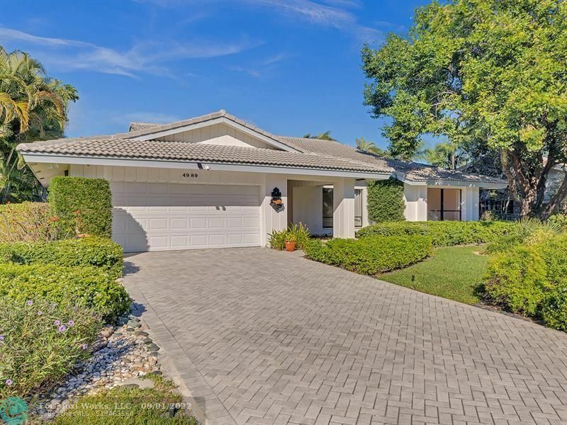 Property Photo:  4989 Pineview Cir  FL 33445 