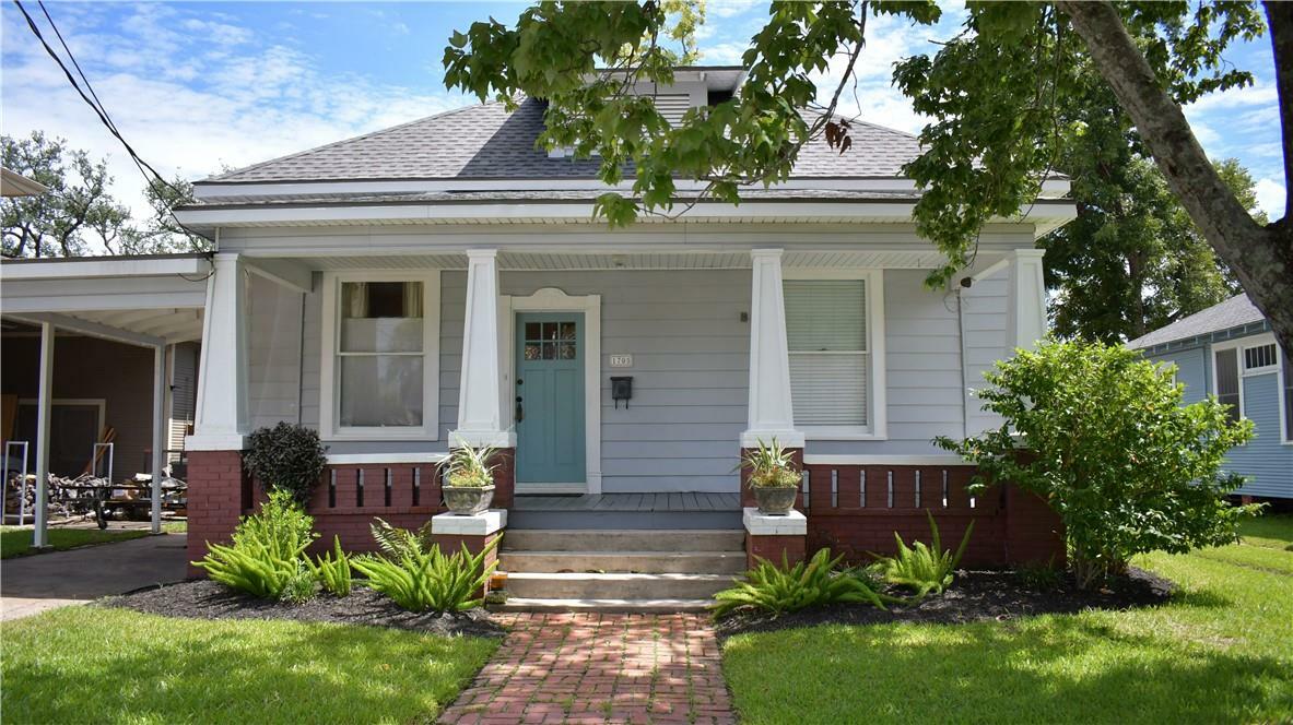 Property Photo:  1705 Hodges Street  LA 70601 