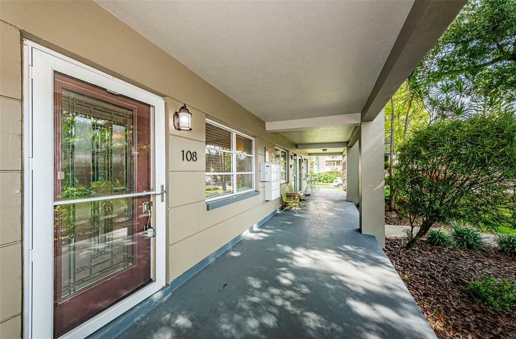 Property Photo:  450 32nd Avenue N 108W  FL 33704 