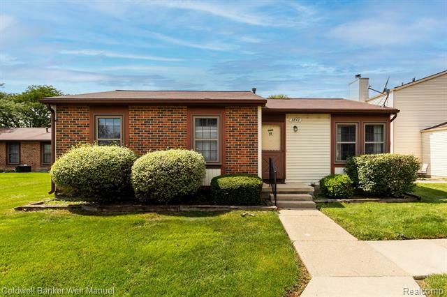 Property Photo: 2842 Roundtree Drive MI 48083