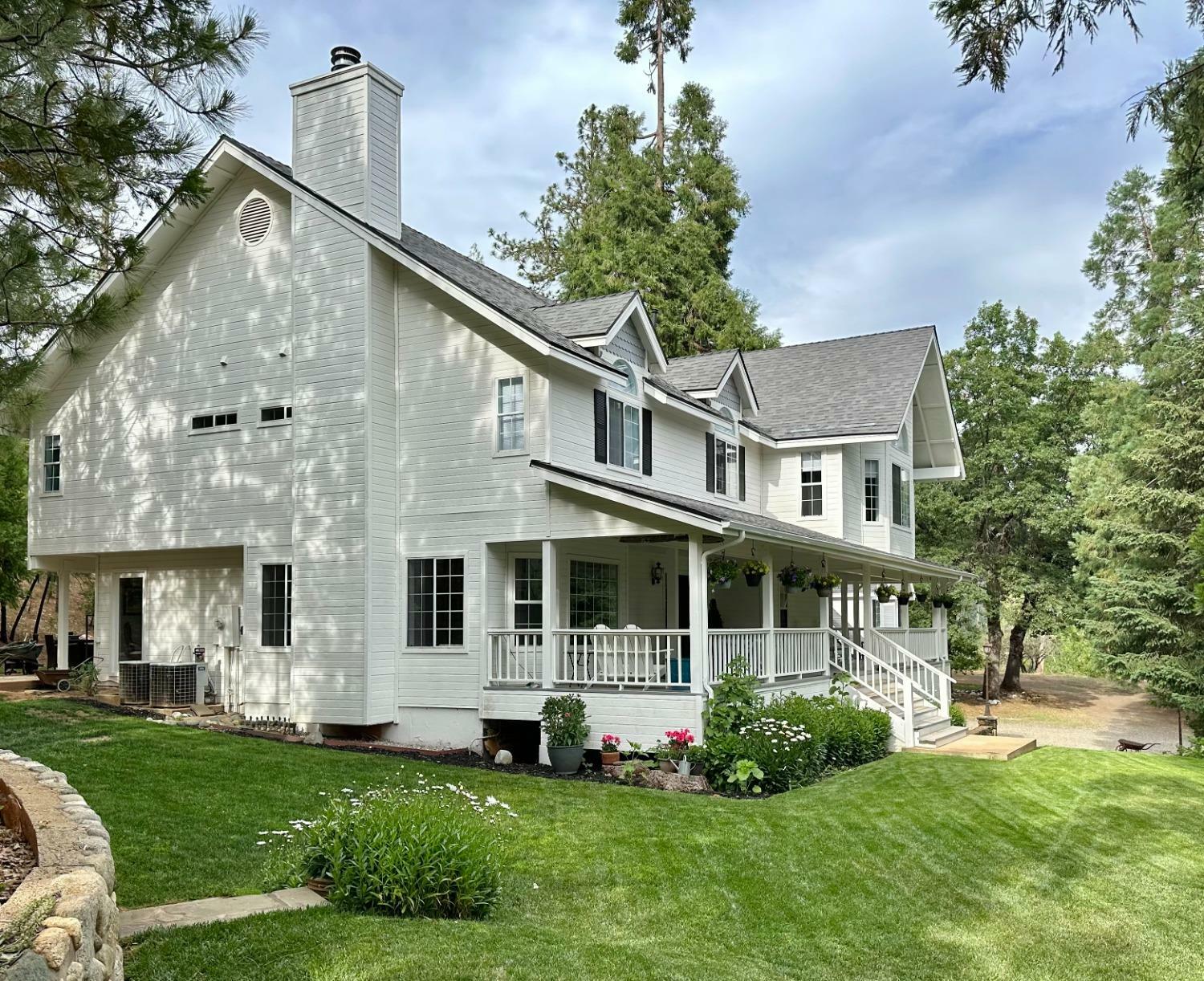Property Photo: 53090 Meadow Ranch Road CA 93643