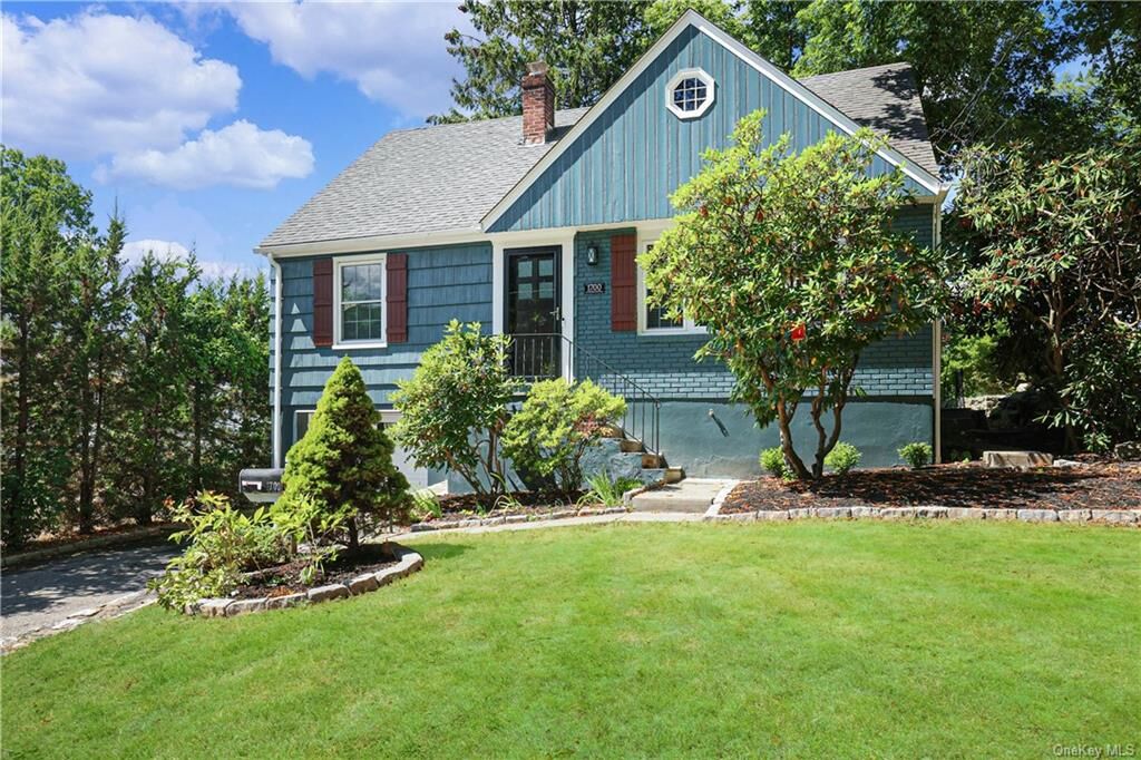Property Photo:  1700 Congress Avenue  NY 10566 