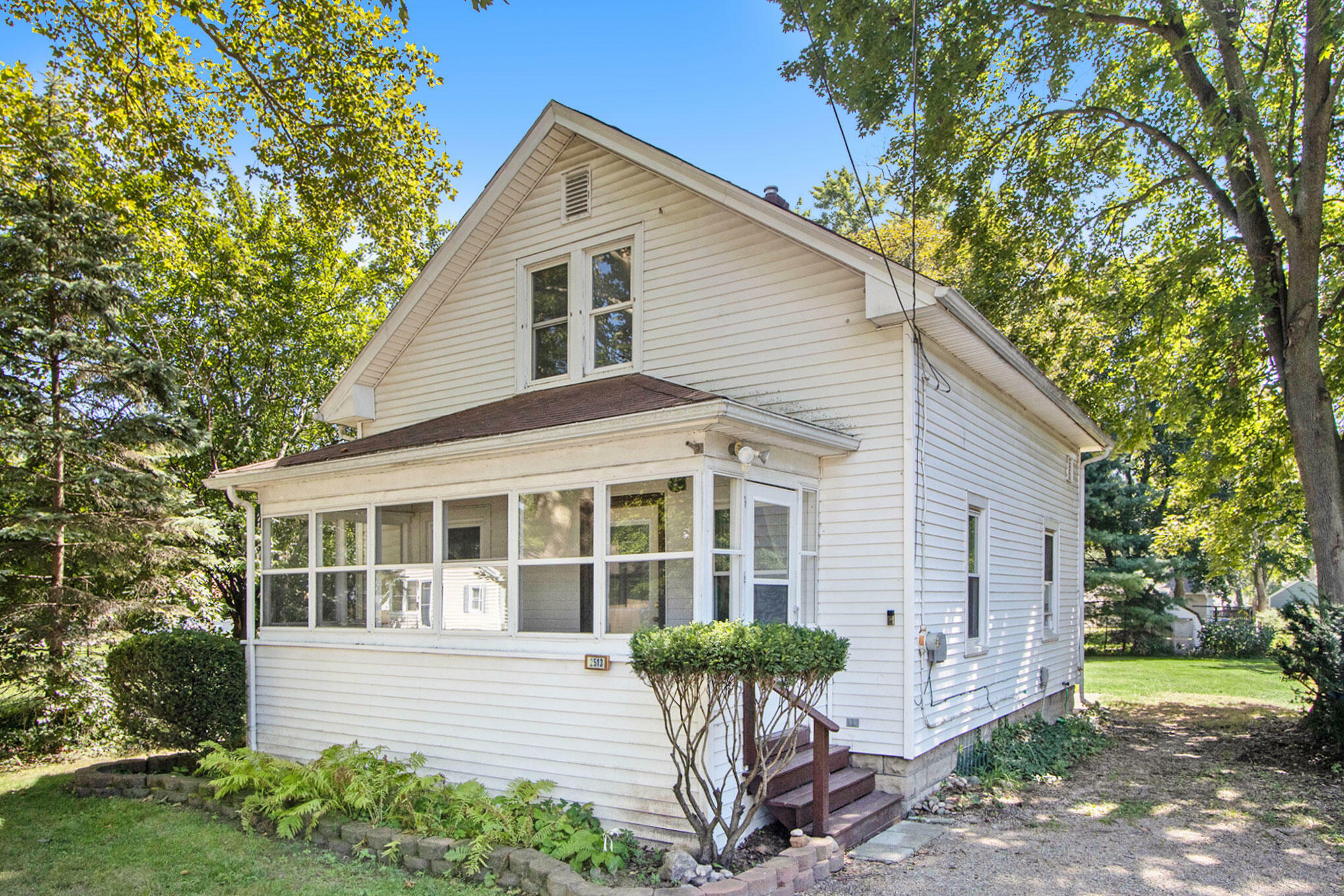 Property Photo:  2513 Logan Avenue  MI 49008 