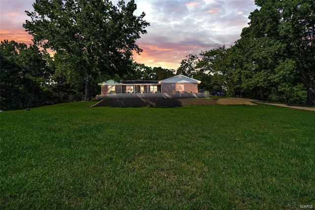 Property Photo: 103 Heritage Hills Place MO 63010