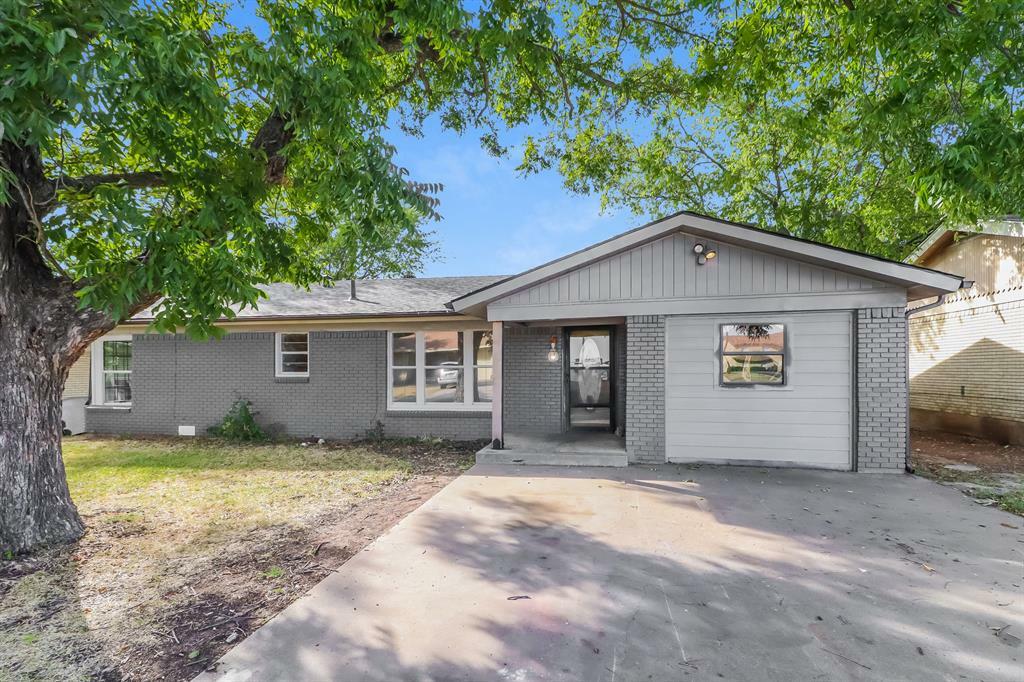 Property Photo:  1007 Euclid Street  TX 76033 