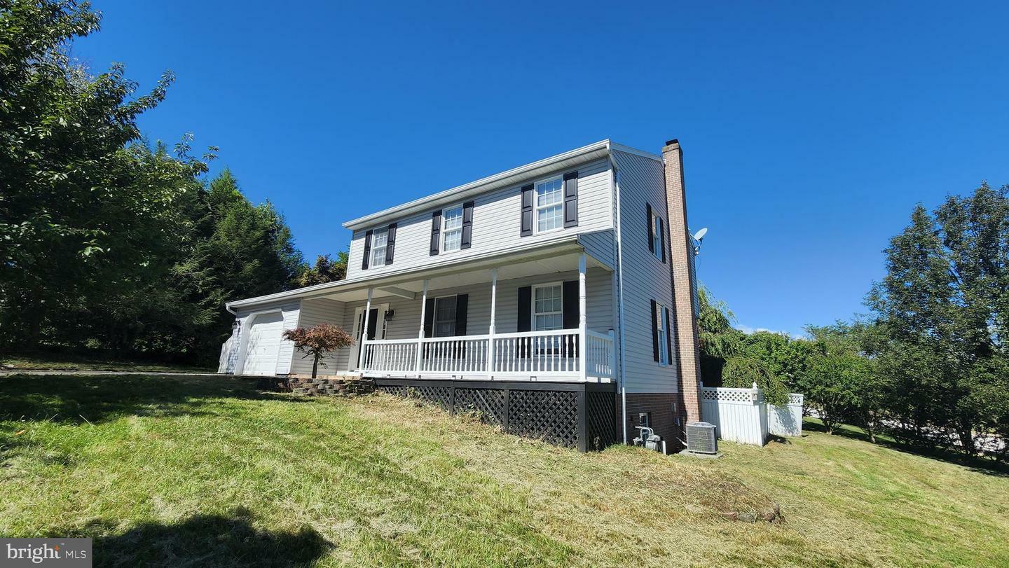 Property Photo:  20 Edgehill Road  PA 17327 