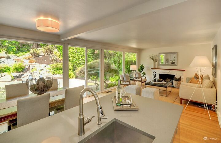 Property Photo:  3629 40th Avenue W  WA 98199 