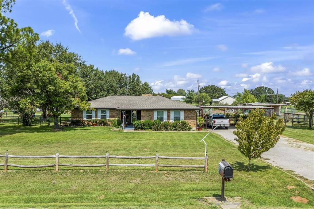 Property Photo:  264 S Meadows Drive  TX 76234 