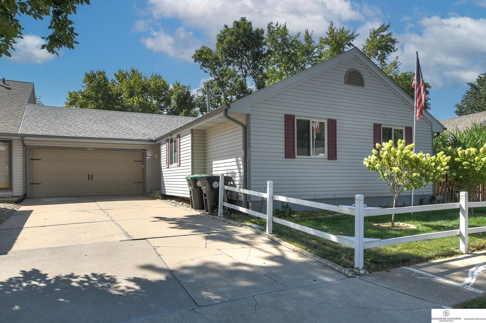 Property Photo: 2334 N 120 NE 68164