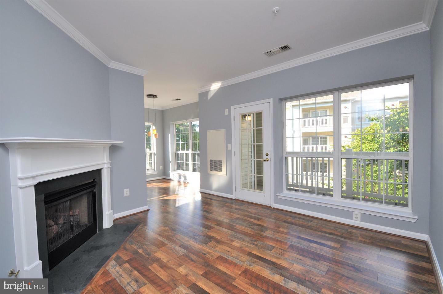 Property Photo: 4560 Strutfield Lane 1302 VA 22311