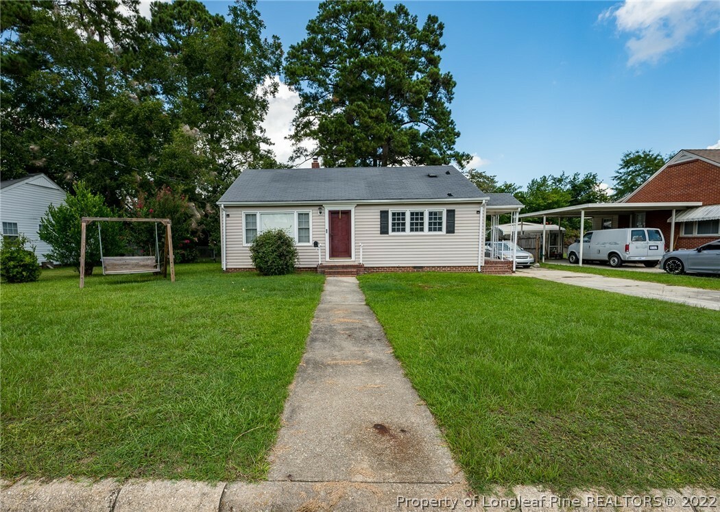 Property Photo:  1115 E 8th Street  NC 28358 