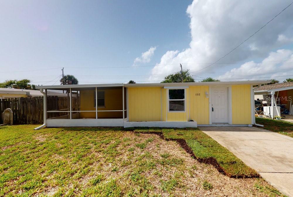 Property Photo:  152 E Roberta Road  FL 32176 