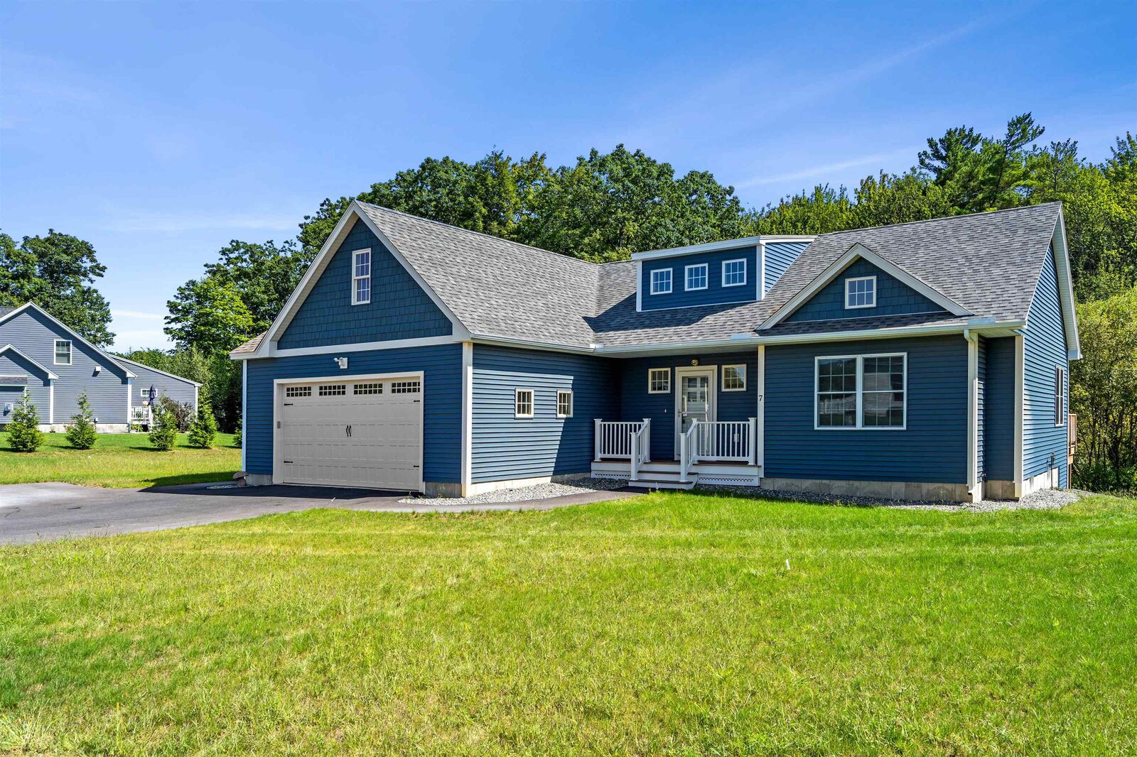 Property Photo:  7 Apple Way  NH 03042 
