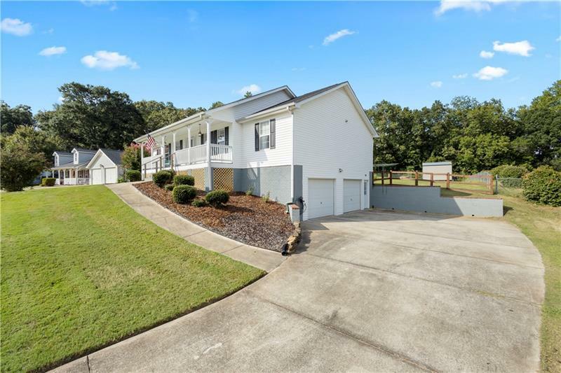 Property Photo: 205 Starlyn Drive GA 30141