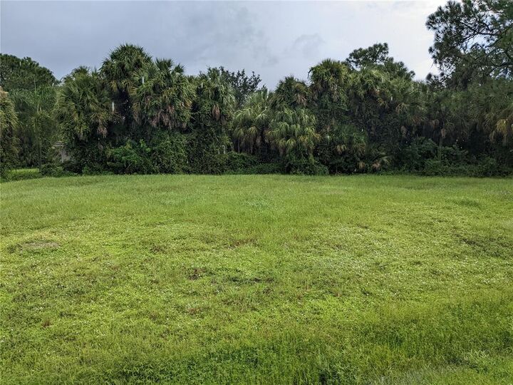 Property Photo:  Taunton Avenue  FL 34286 