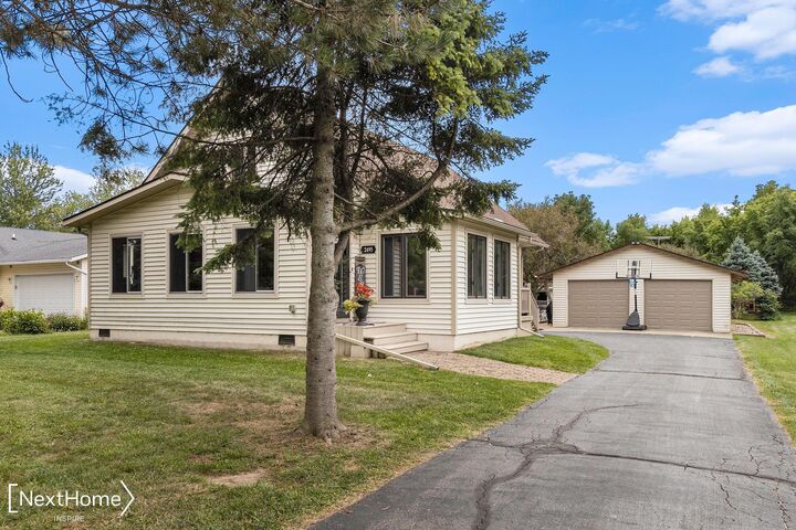 2495 Ruth  Fenton MI 48430 photo