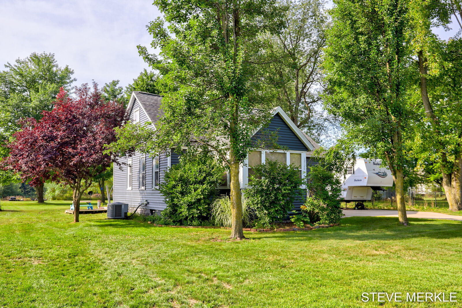 Property Photo:  12126 Polk Street  MI 49424 