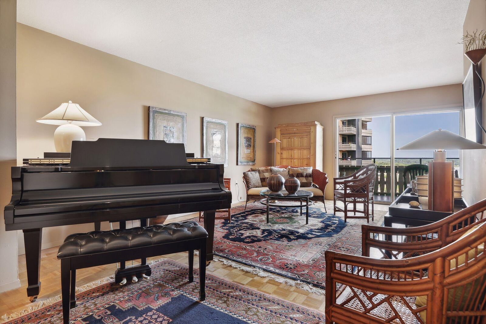 Property Photo:  400 Groveland Avenue 1411  MN 55403 