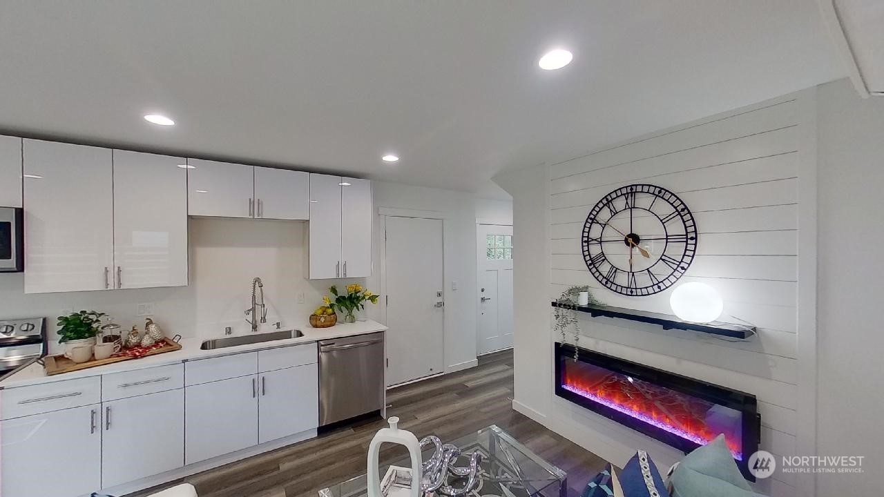 Property Photo: 2517 S Orcas Street B WA 98108