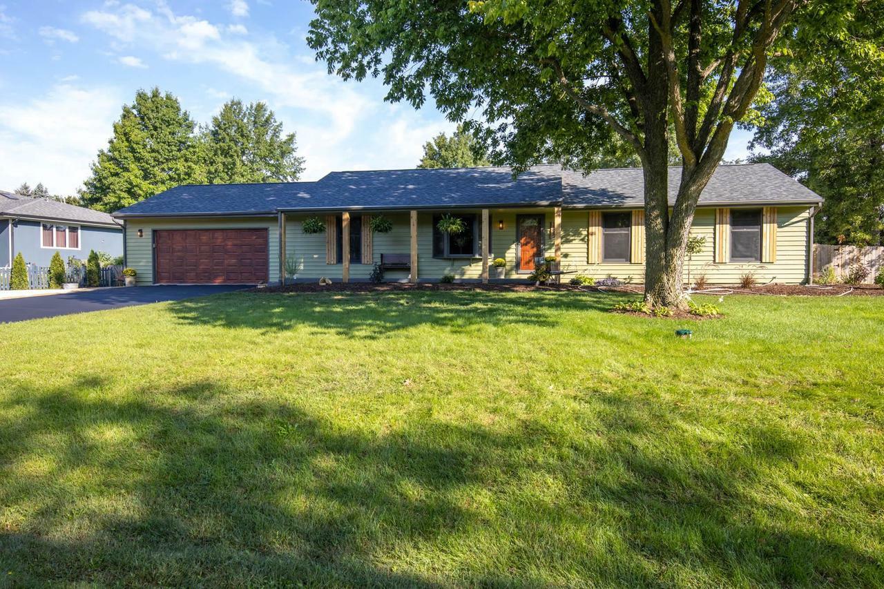 Property Photo:  381 Valley Forge Tr  IL 61072 