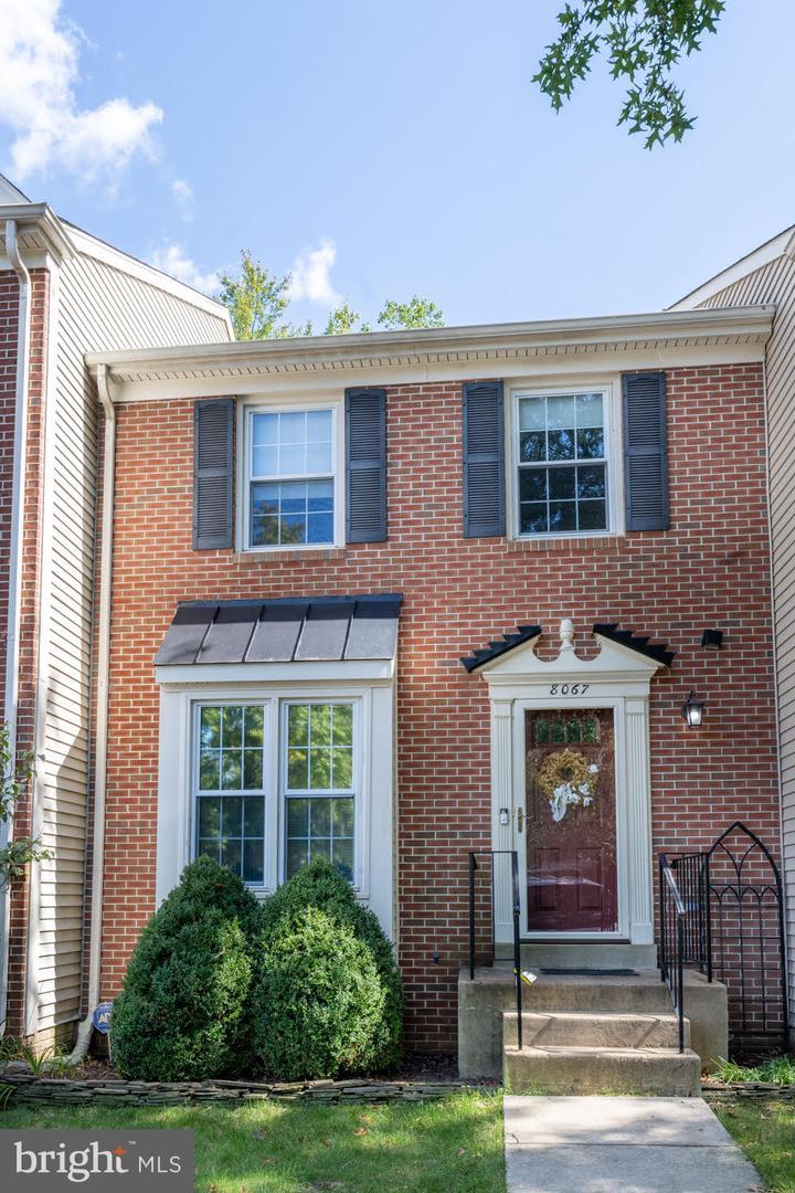 Property Photo: 8067 Morning Meadow Court VA 22315