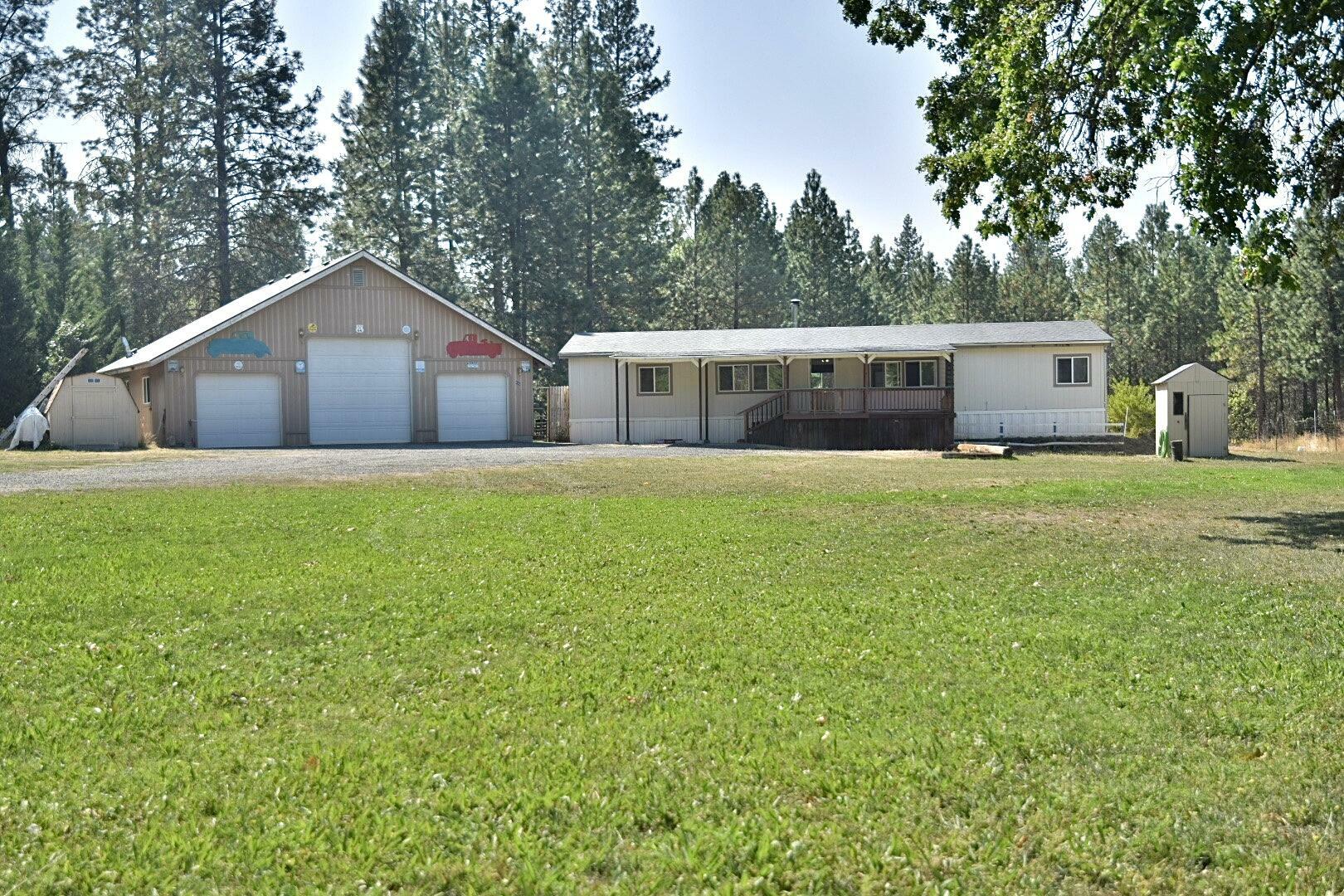 Property Photo: 610 Plumtree Lane OR 97526