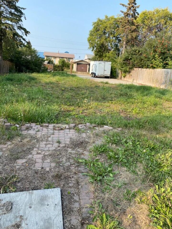 Property Photo: 4740 51 Avenue AB T7S 1W6