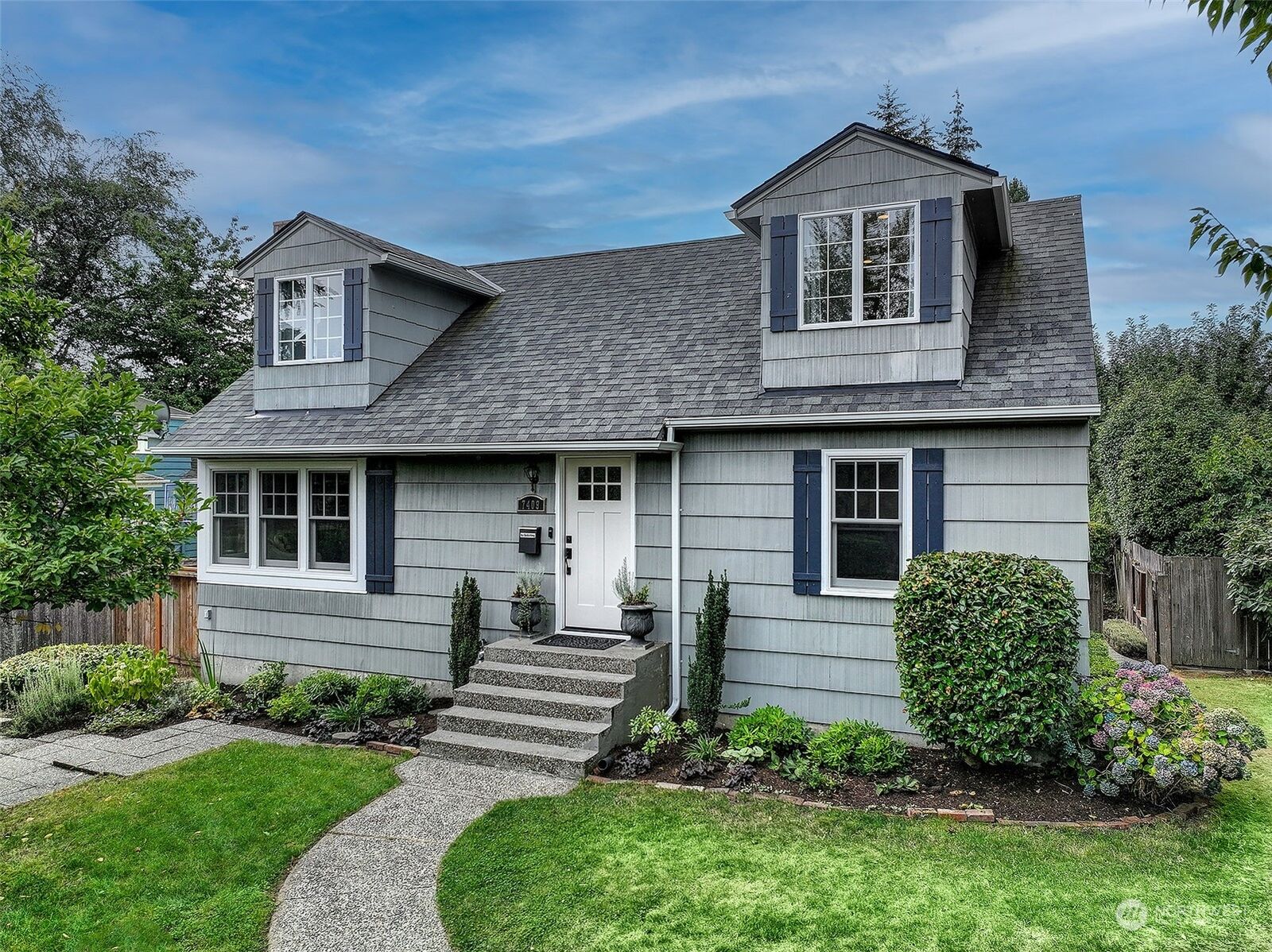 Property Photo: 7409 55th Avenue NE WA 98115