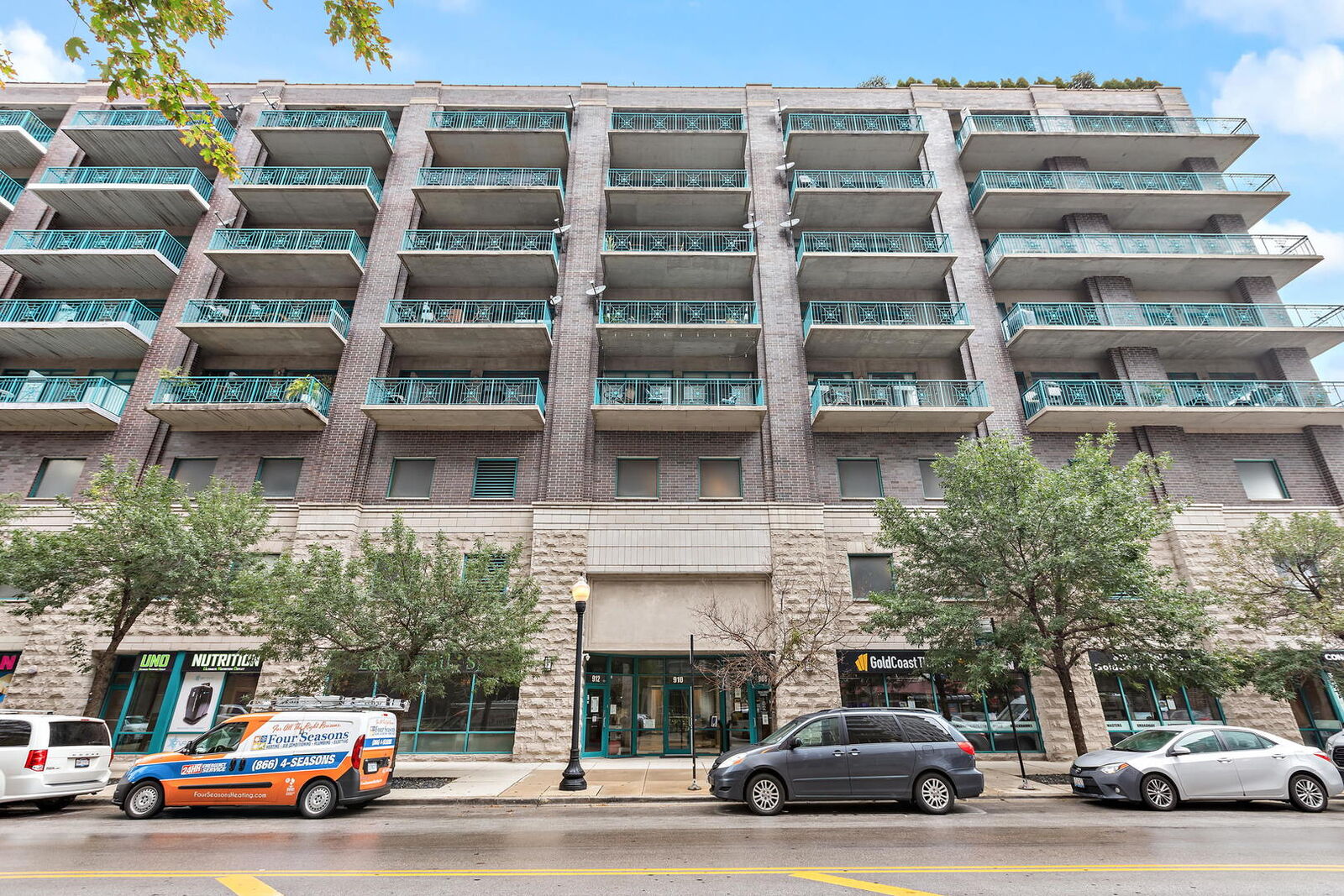 Property Photo: 910 W Madison Street 701 IL 60607