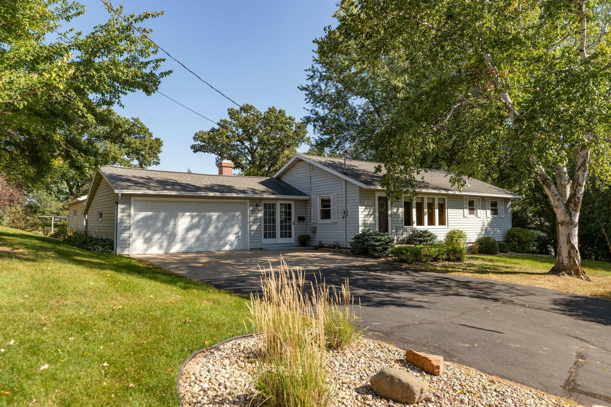 Property Photo: 305 20th Street SW MN 55902